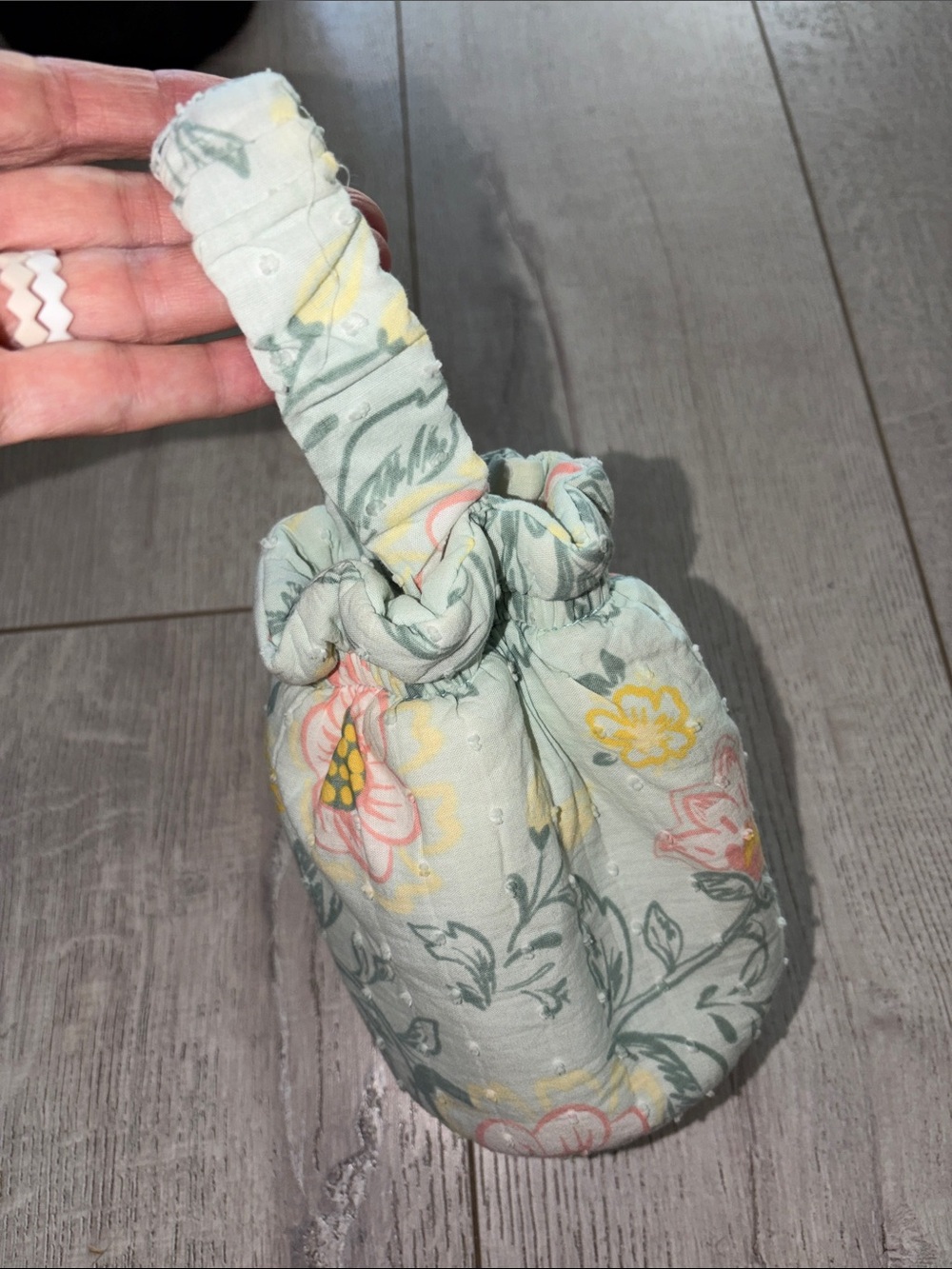 VB 90’s  Women's blue floral Ultralight Slouchy Bucket Shoulder Bag Miny Paisley